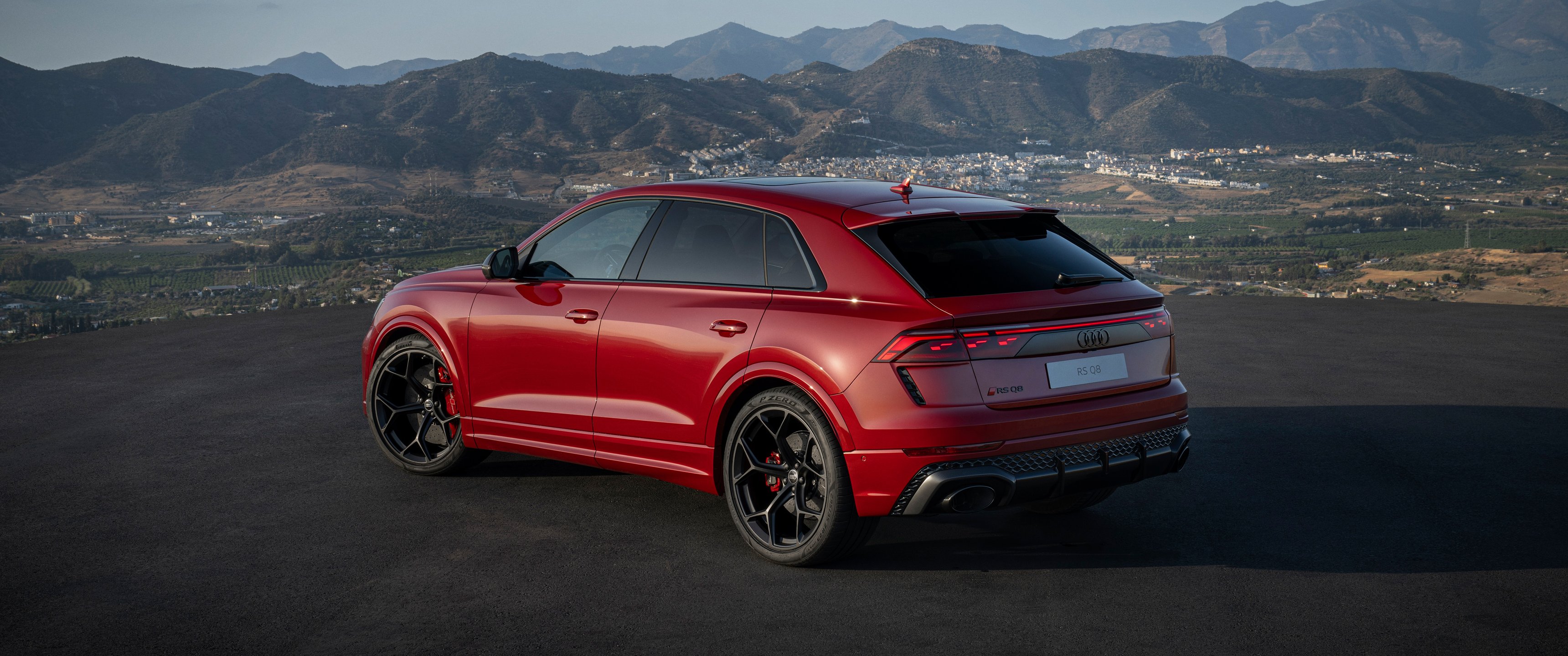 Audi RS Q8 Performance rear view - UltraWide 21:9 wallpapers in 3440x1440 resolution
