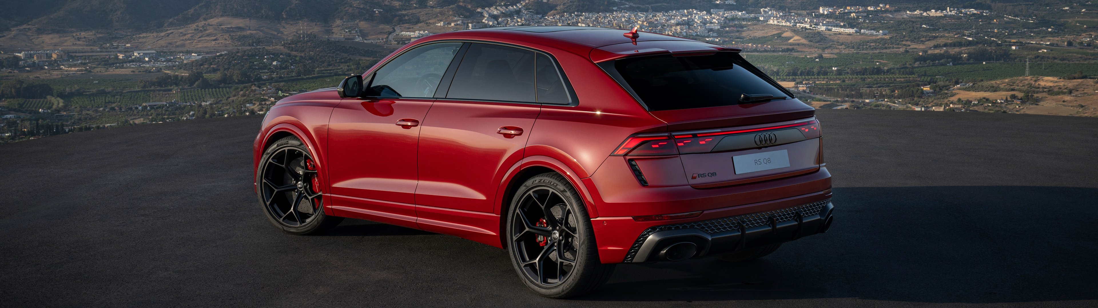 Audi RS Q8 Performance rear view - UltraWide 32:9 wallpapers in 3840x1080 resolution