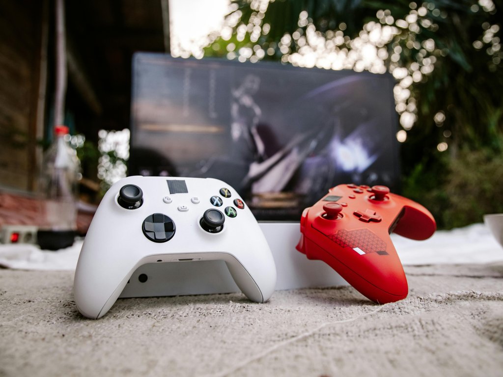 Контроллеры Xbox One - XVGA обои в разрешении 1024x768