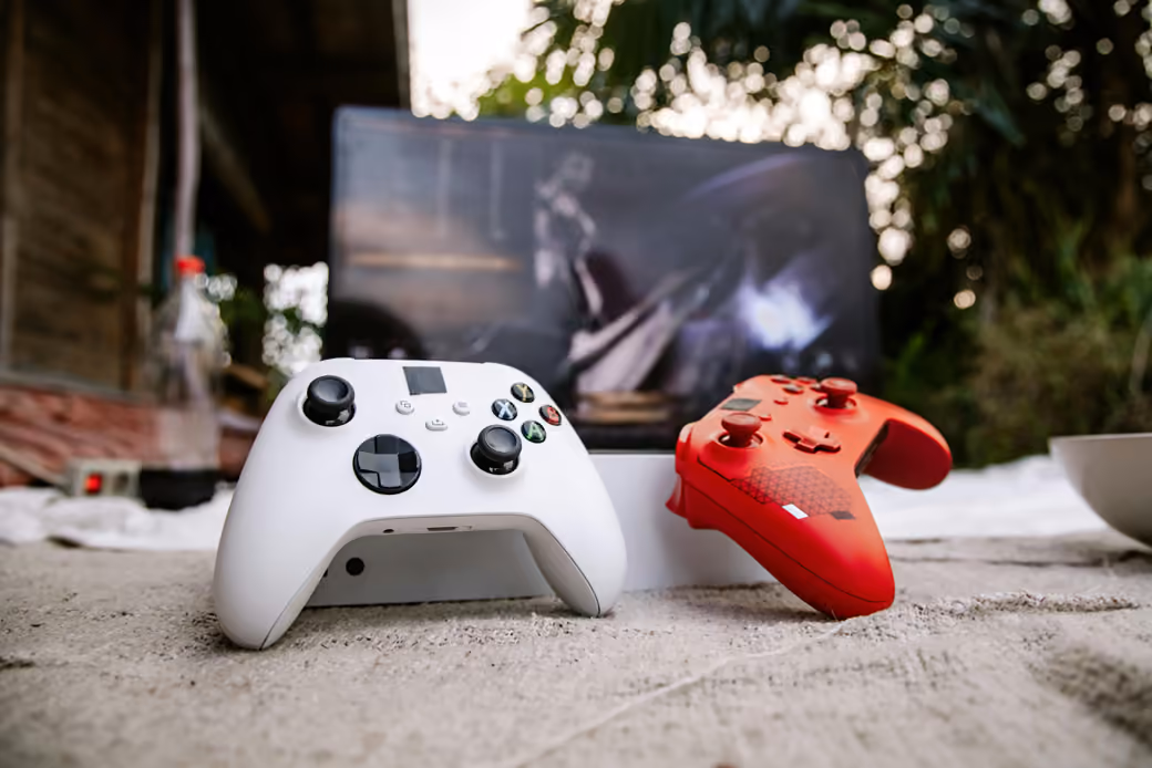 Контроллеры Xbox One - Обои для MacBook Neo в разрешении 2408x1506