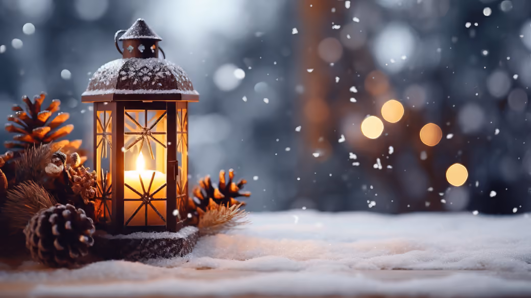 Christmas lantern with pine cones - Wallpapers for Samsung Galaxy Tab in 1920x1920 resolution