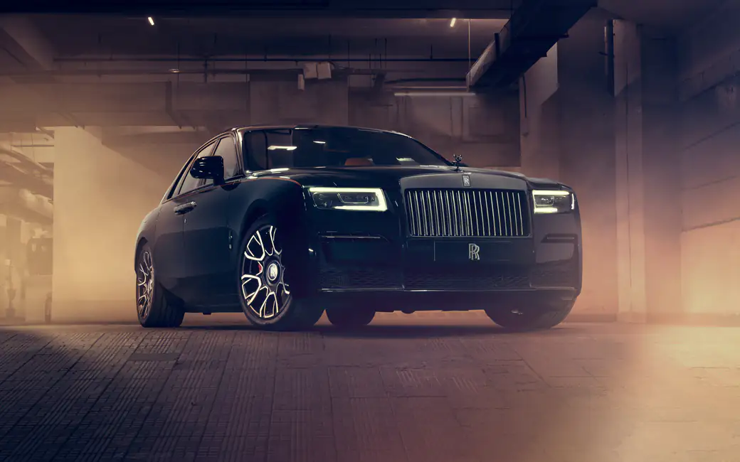 Rolls Royce Ghost Black Badge вид спереди — обои на рабочий стол и телефон