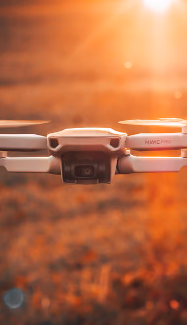 Обои технологии для iPhone 5/5S/5C/SE (640x1136): DJI Mavic Mini, квадрокоптер, дрон, гаджет