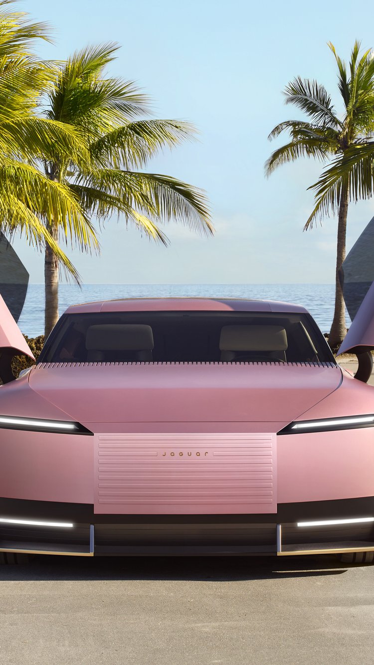 Jaguar Type 00 in Miami - Wallpapers for iPhone 6/6S/7/8/SE2/SE3 in 750x1334 resolution