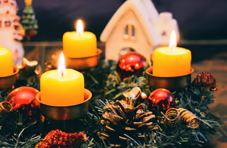 Celebrations wallpapers: wreath, Christmas, candles, pinecone