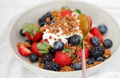 Deliciously Colorful Mixed Berry Breakfast Bowl