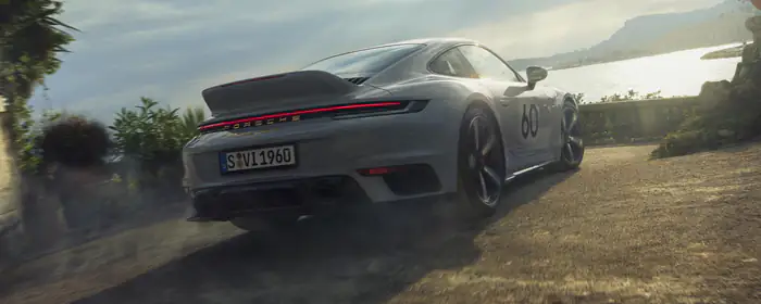 Обои машины: Porsche 911, спорткар, спойлер, дорога
