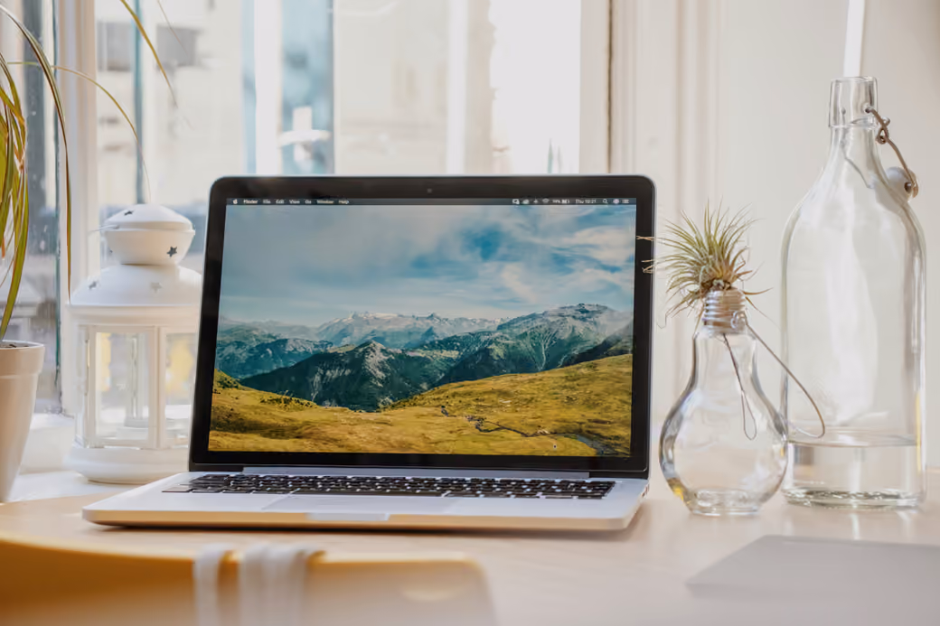 Laptop in a bright interior - UltraWide 21:9 wallpapers in 2560x1080 resolution