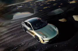 Porsche Taycan - подборка обоев