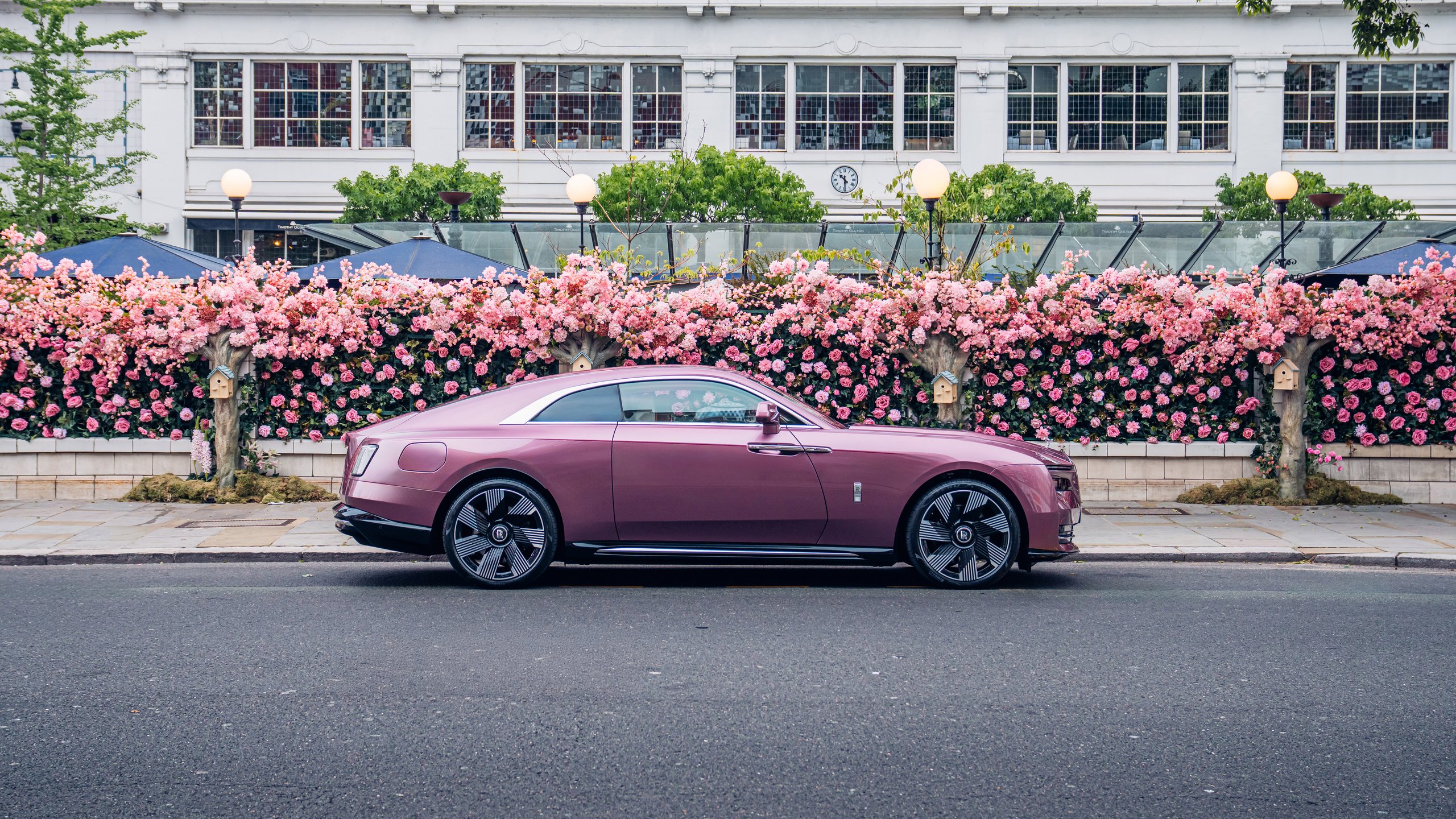 Pink Rolls-Royce Spectre on the side - 2K Quad HD wallpapers in 2560x1440 resolution