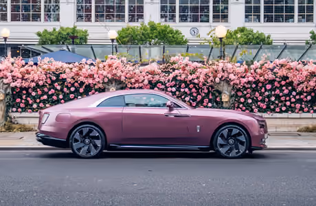SXGA Rolls-Royce wallpapers (1280x1024): Rolls-Royce Spectre, coupe, flowers, roses