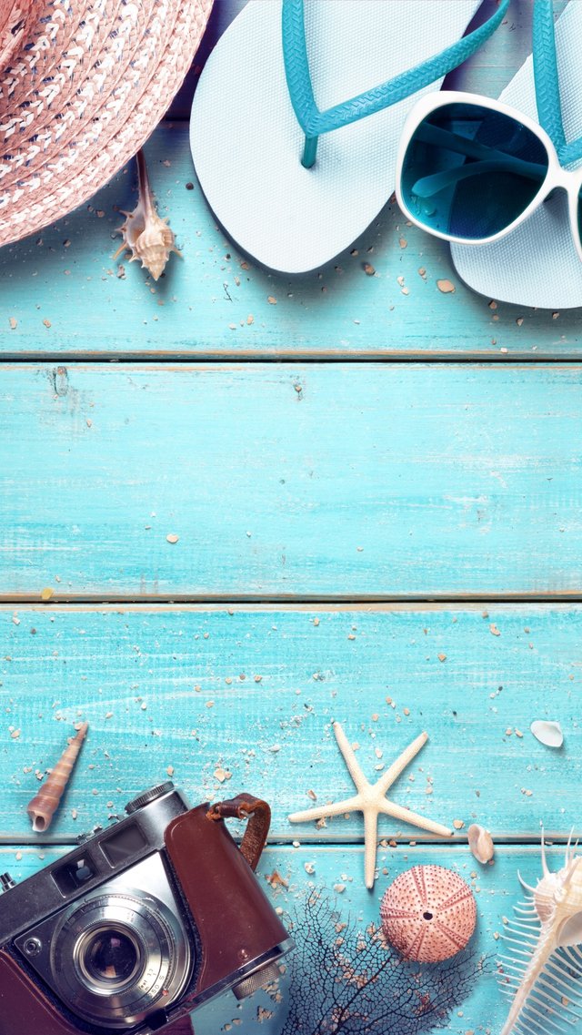 Beach essentials - Wallpapers for iPhone 5/5S/5C/SE in 640x1136 resolution