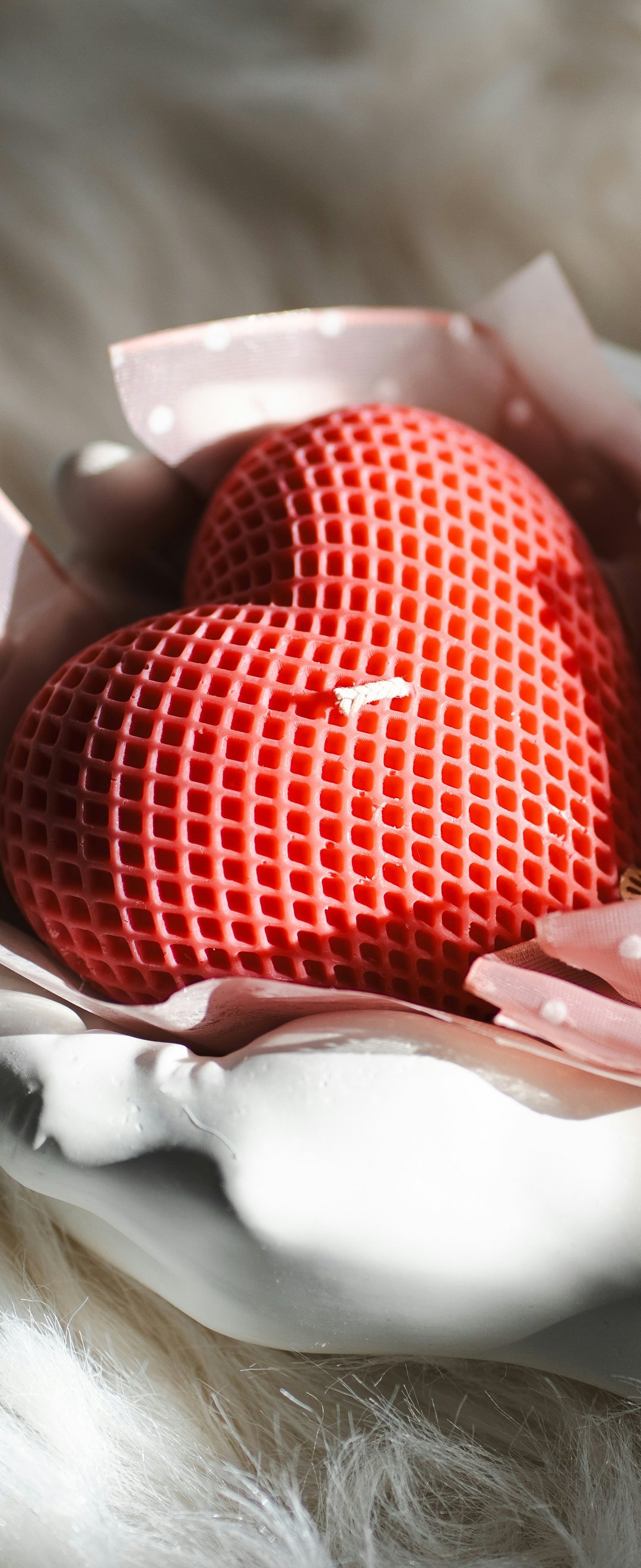 Red heart candle - Wallpapers for Samsung Galaxy Z Flip6, Motorola Razr 2025 in 1080x2640 resolution