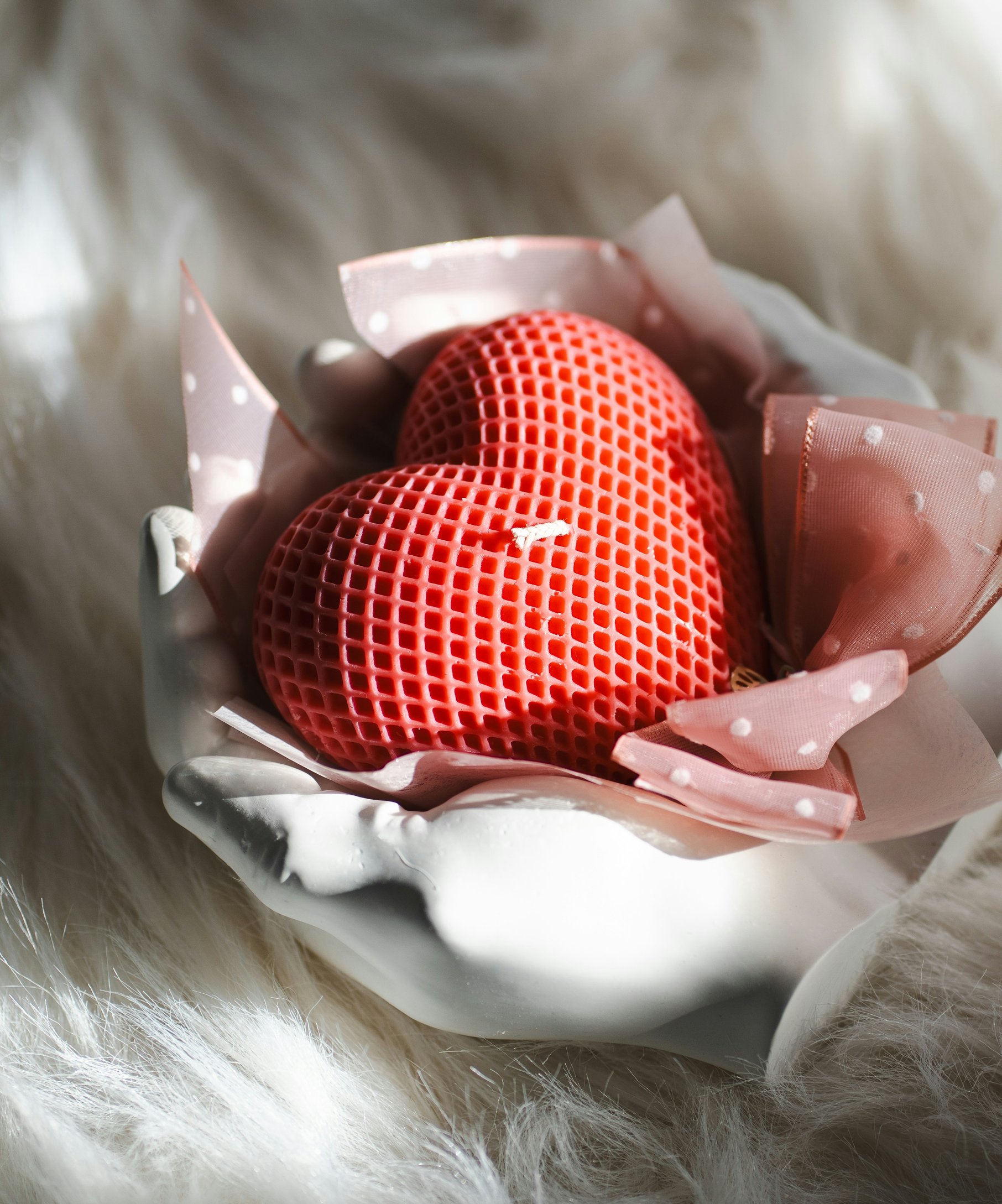Red heart candle - Wallpapers for Samsung Galaxy Z Fold4/Z Fold5/Z Fold6 in 1812x2176 resolution