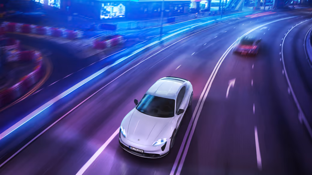 Белый Porsche Taycan - XVGA обои в разрешении 1024x768