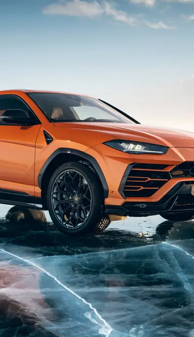 Обои для iPhone X/XS/11 Pro (1125x2436): Lamborghini Urus, спортивный внедорожник, лед, озеро