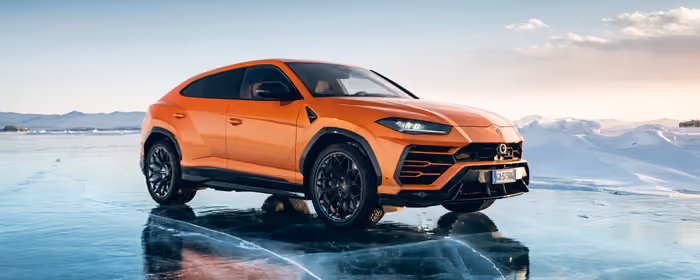 Обои холод для двух мониторов (7680x2160): Lamborghini Urus, спортивный внедорожник, лед, озеро