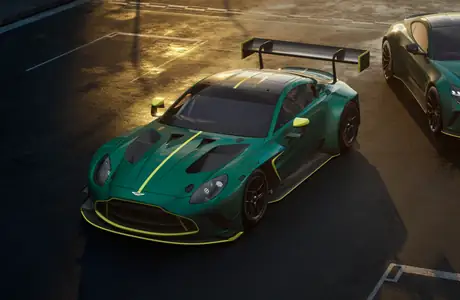 Обои машины: Aston Martin Vantage, спорткар, спойлер, обвес