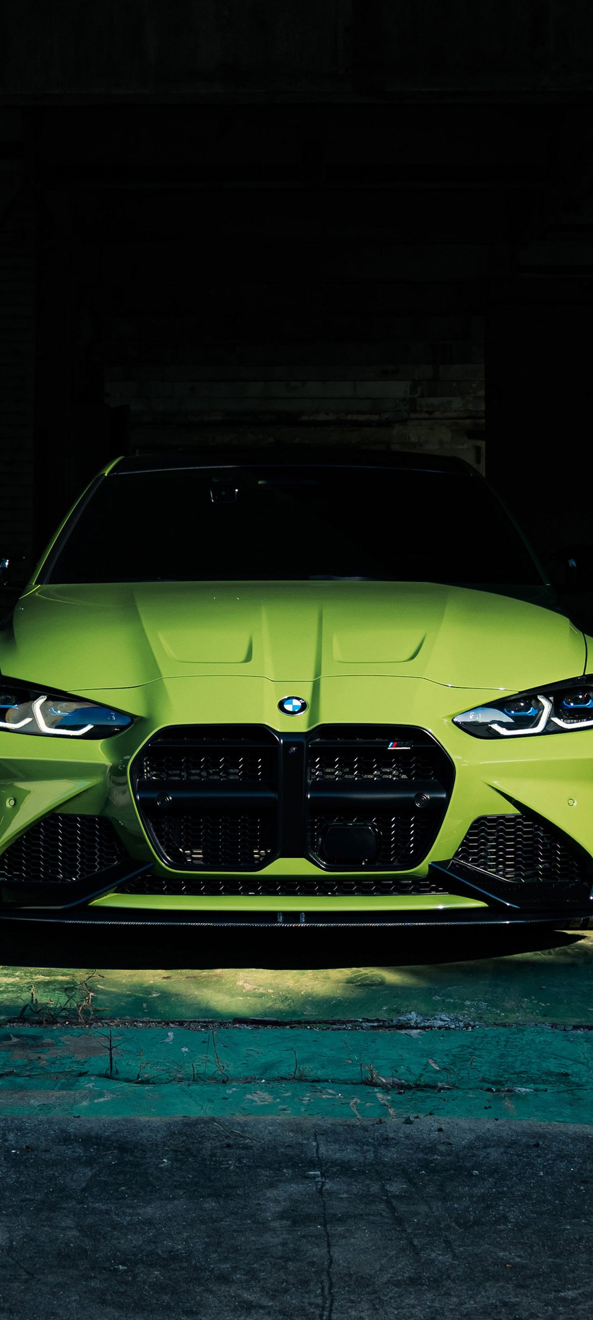 BMW M4 from ADRO front - Wallpapers for Xiaomi 15 in 1200x2670 resolution