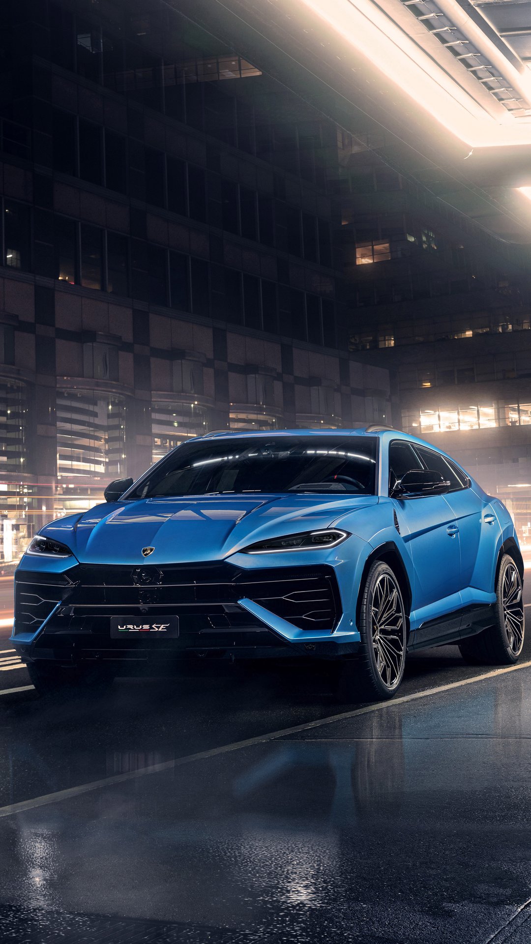 Lamborghini Urus SE спереди - Обои для Samsung, Honor, Sony в разрешении 1080x1920