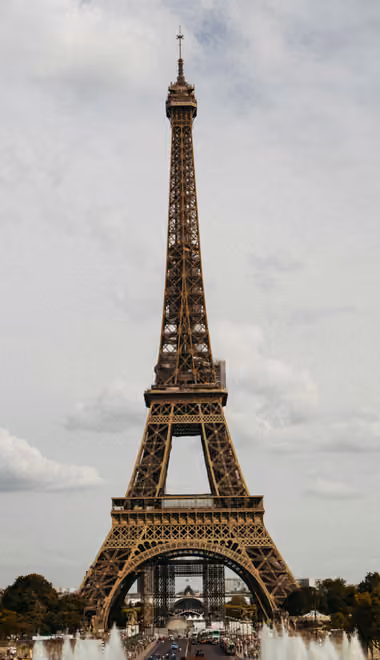 Обои города: Париж, Эйфелева башня, достопримечательность, фонтан