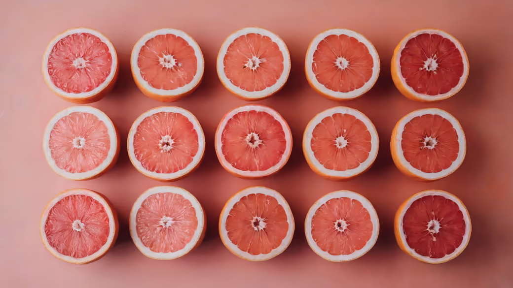 Halved grapefruits arranged - XVGA wallpapers in 1024x768 resolution