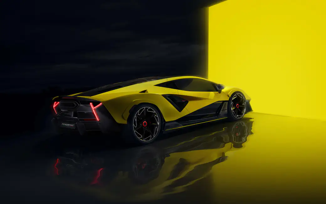 Lamborghini Fenomeno вид сзади — обои на рабочий стол и телефон
