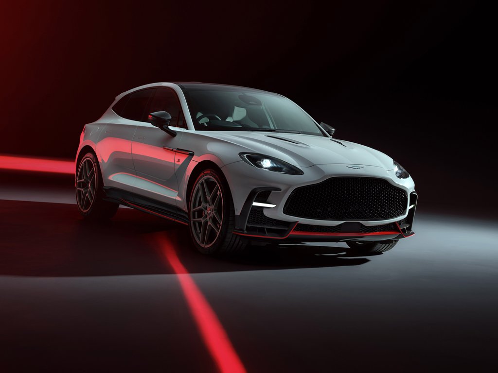 Aston Martin DBX S 2025 front view - XVGA wallpapers in 1024x768 resolution