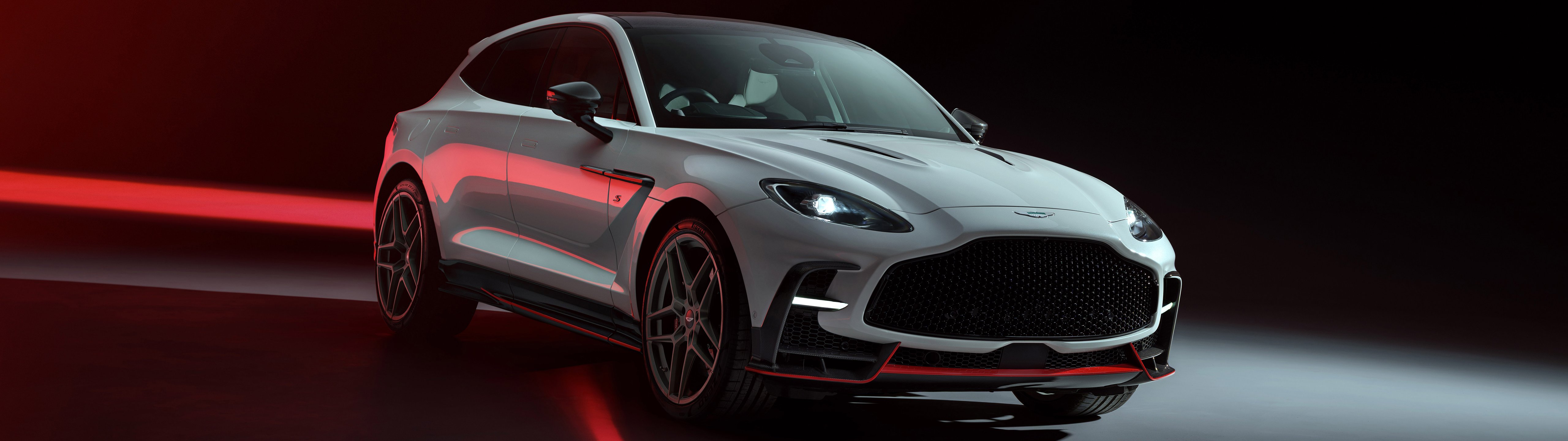 Aston Martin DBX S 2025 front view - UltraWide 32:9 wallpapers in 5120x1440 resolution