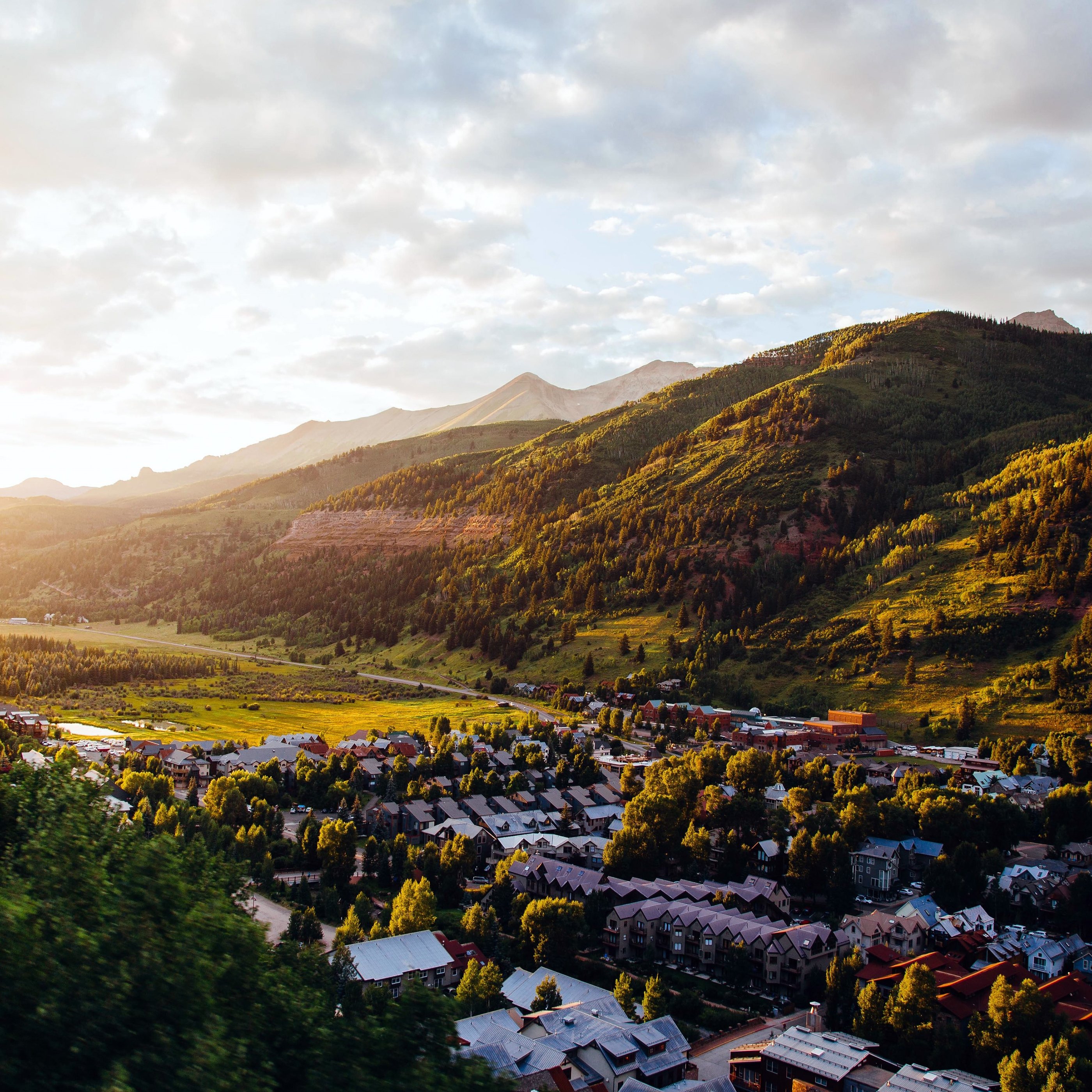 Town in a valley between mountains - Wallpapers for Samsung Galaxy Tab S9+ in 2800x2800 resolution