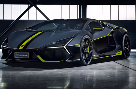 Обои машины: Lamborghini Revuelto, гараж, карбон, суперкар