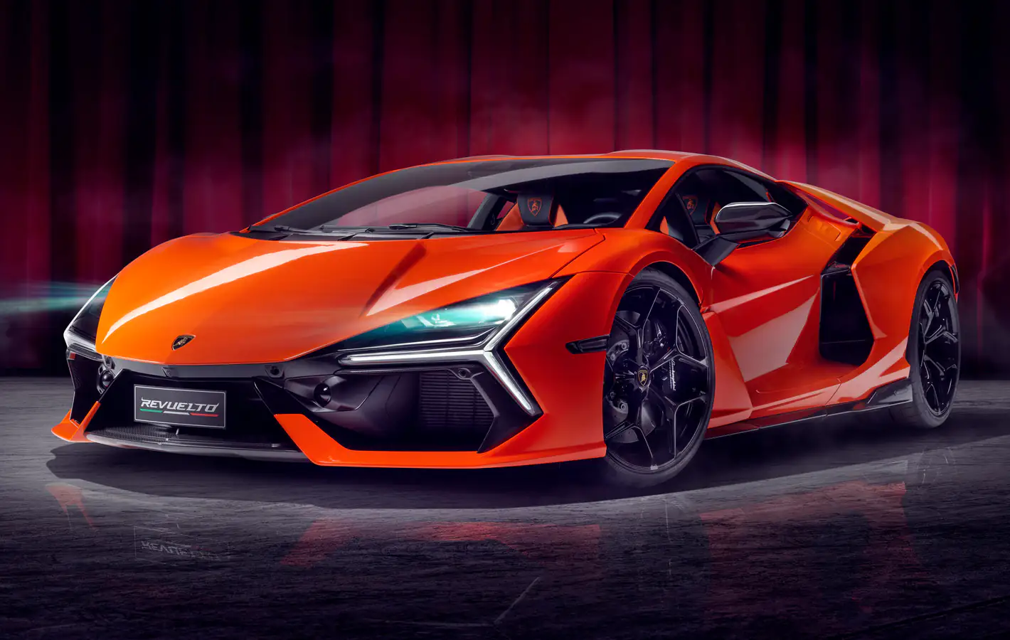 Lamborghini Revuelto вид спереди — обои на рабочий стол и телефон