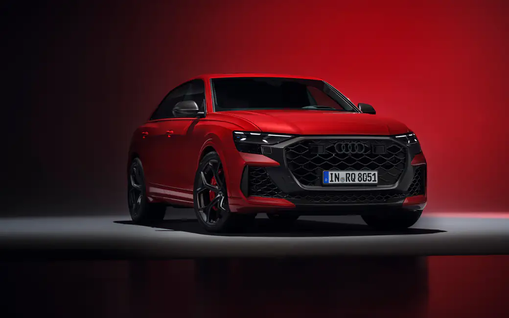 Красный Audi RS Q8 Performance — обои на рабочий стол и телефон