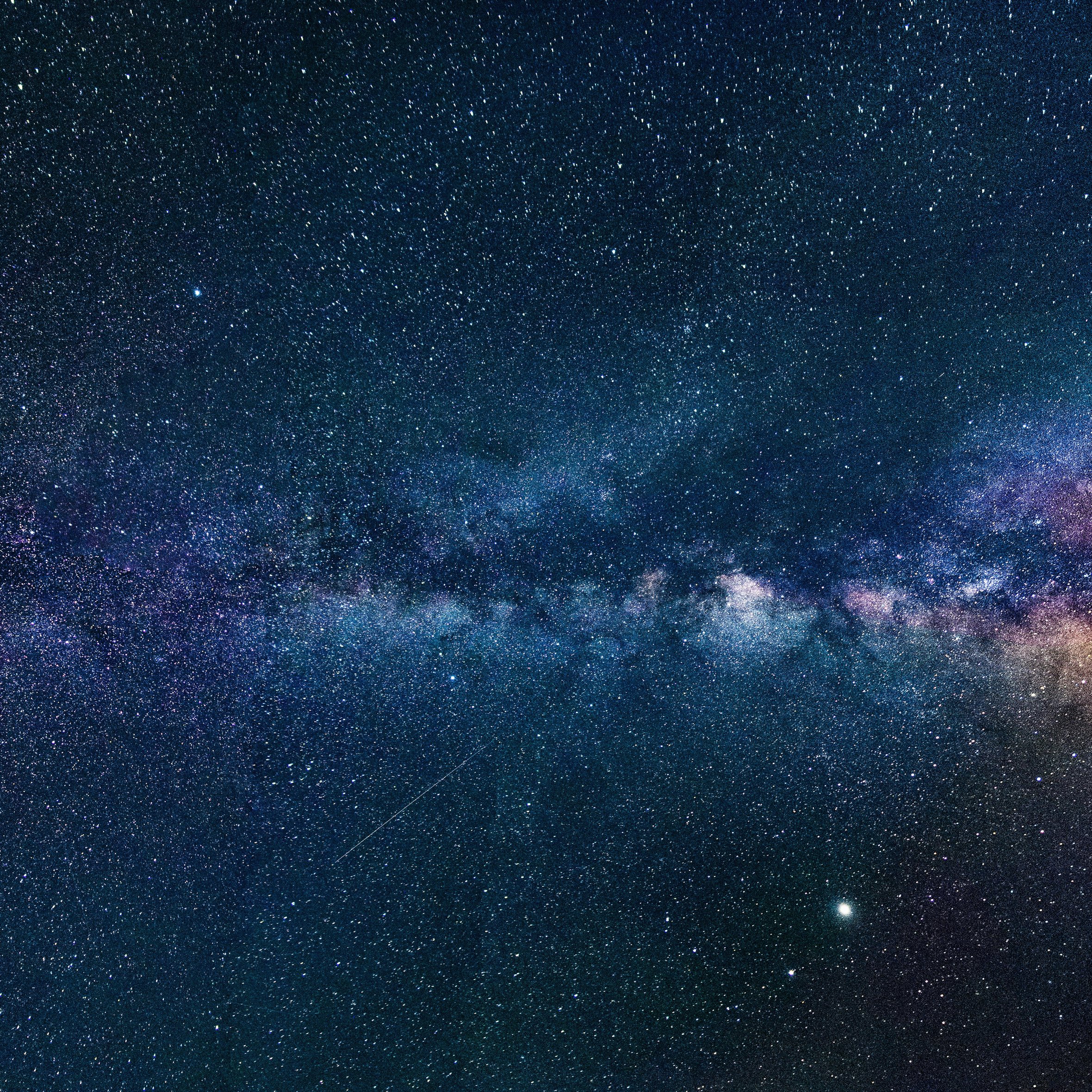 Milky Way Galaxy across Night Sky - Wallpapers for iPad Air 10.9″ in 2360x2360 resolution