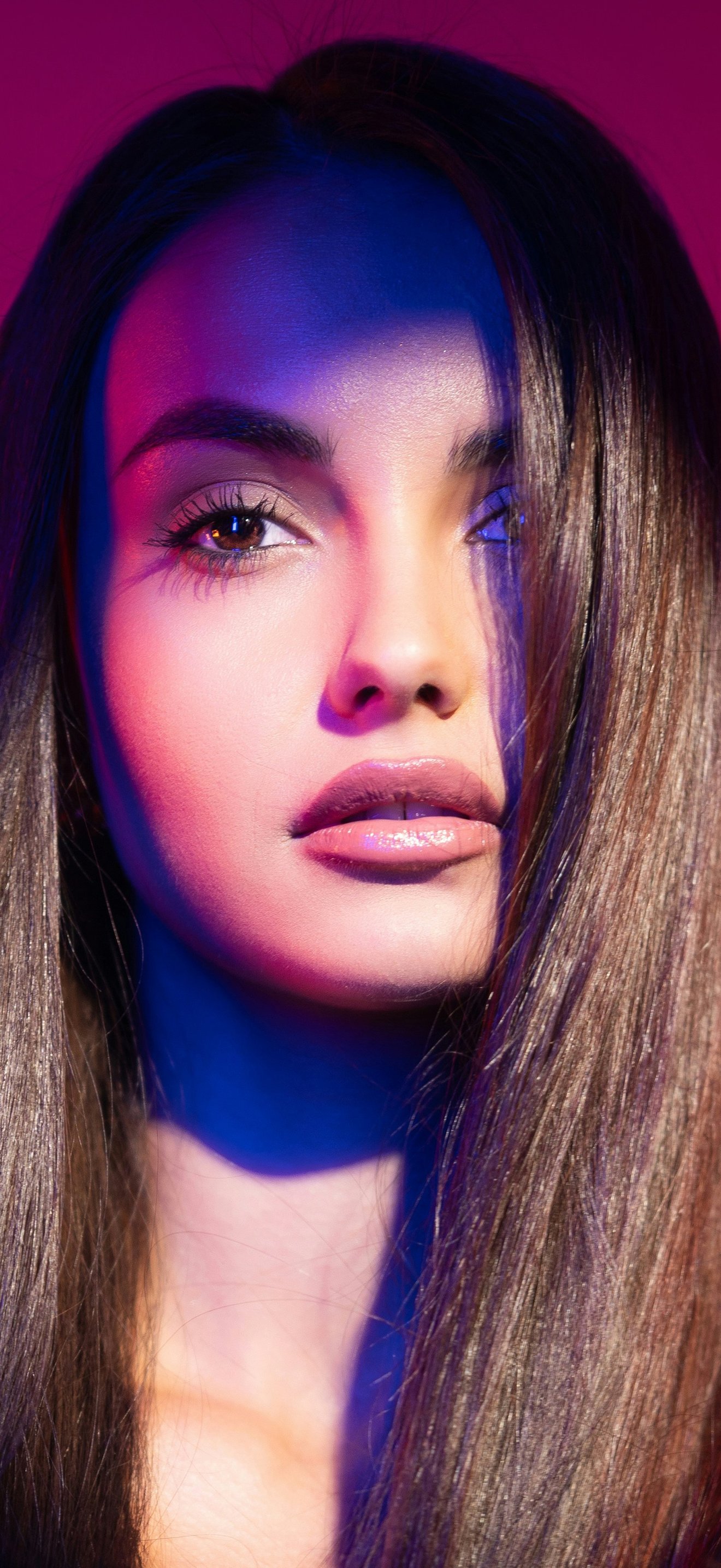 Glamorous fashion model - Wallpapers for iPhone 17 Pro Max/16 Pro Max in 1320x2868 resolution