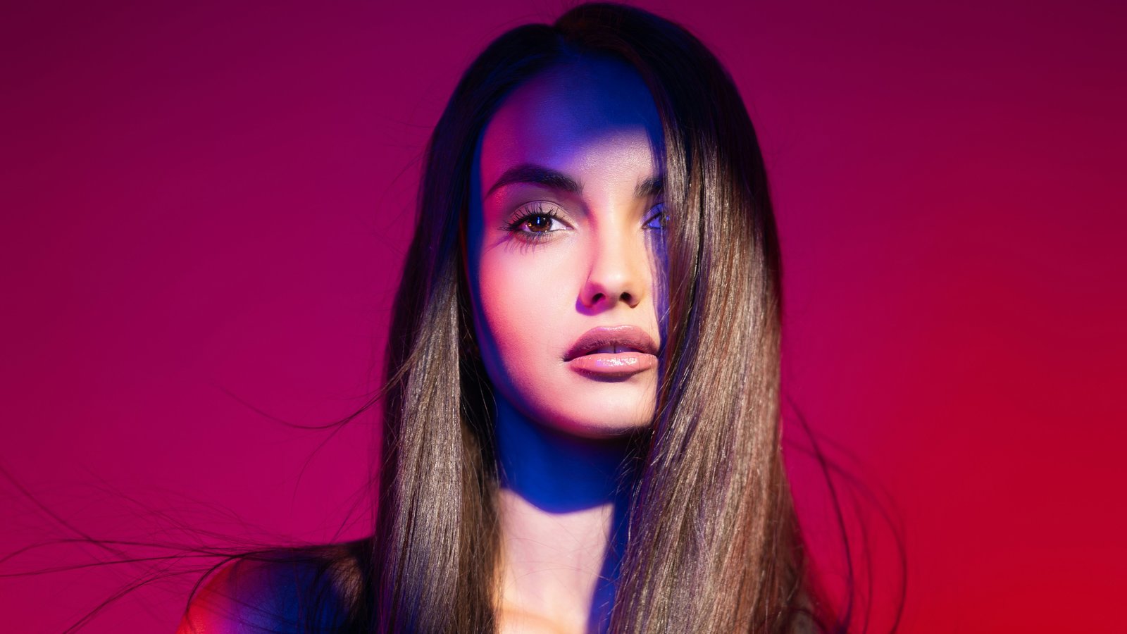 Glamorous fashion model - wXGA++ wallpapers in 1600x900 resolution