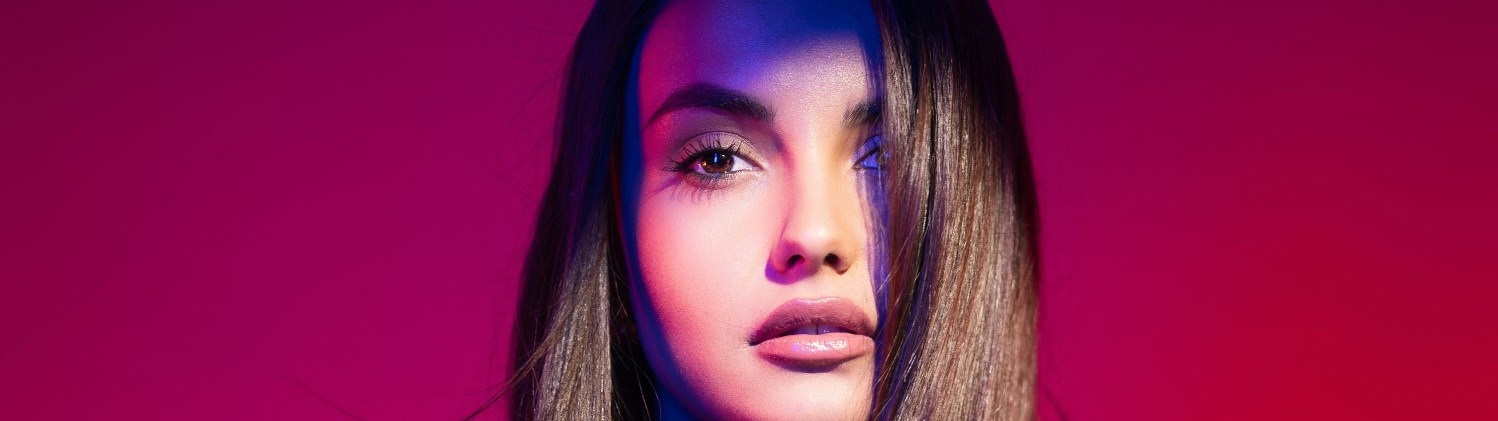 Glamorous fashion model - UltraWide 32:9 wallpapers in 5120x1440 resolution
