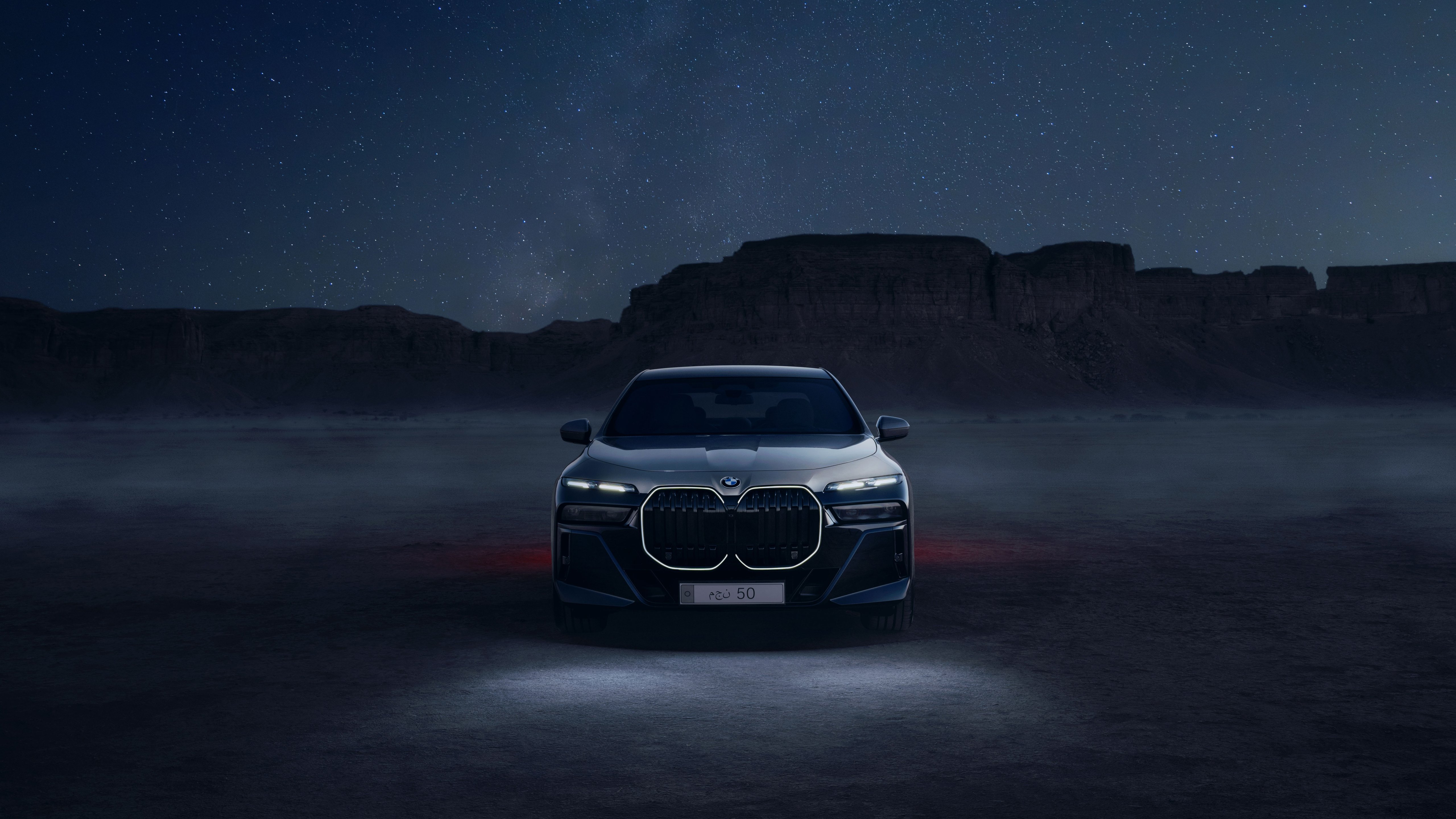 BMW 760i xDrive front view - 5K wallpapers in 5120x2880 resolution