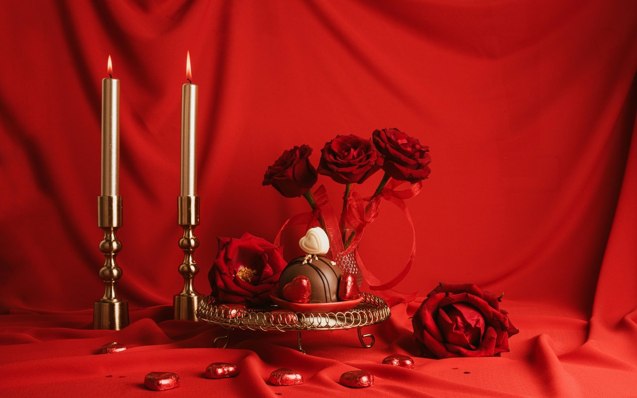 Roses and candles for Valentines Day - WXGA_1280 wallpapers in 1280x800 resolution