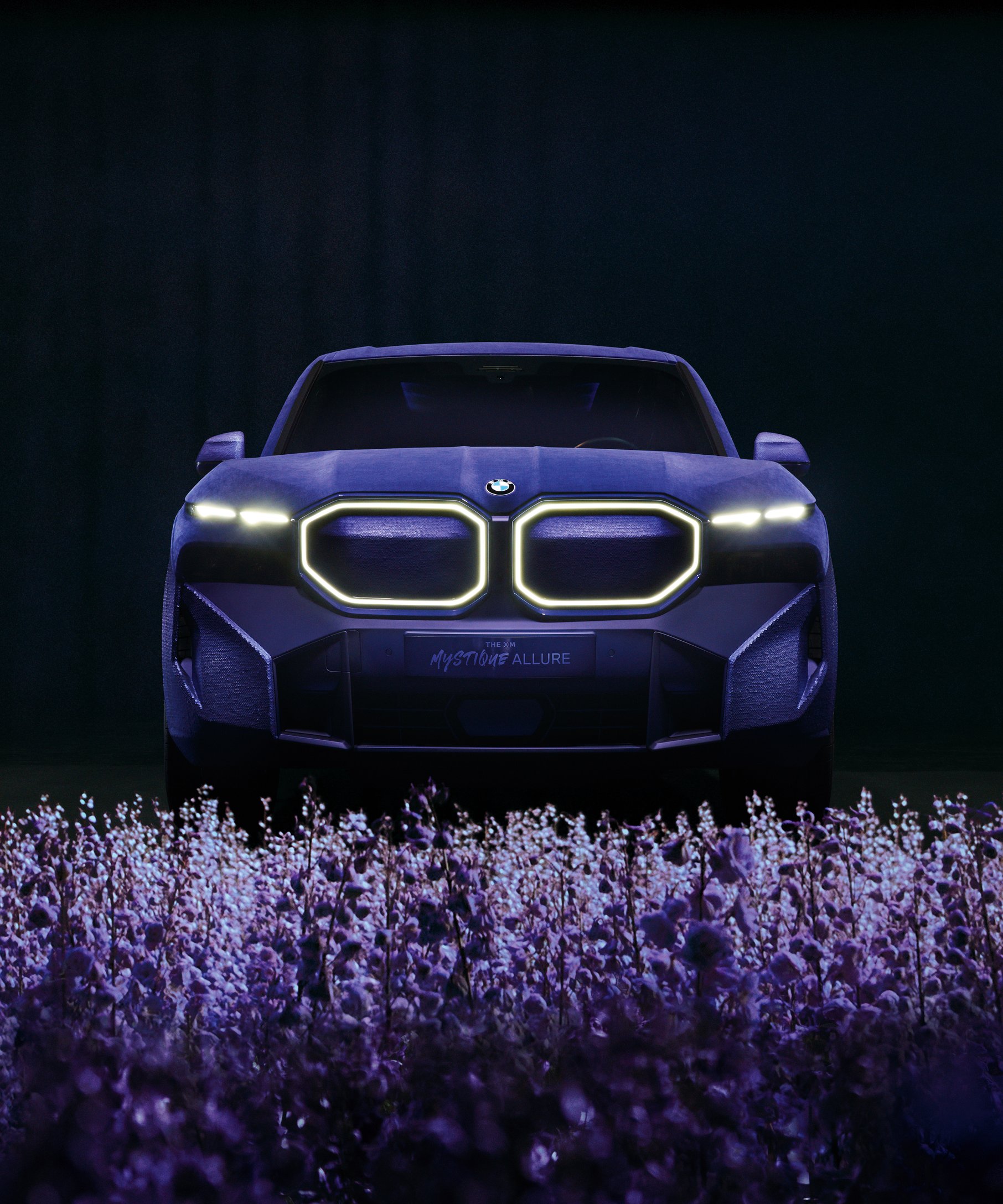 BMW XM with illuminated Iconic Glow - Wallpapers for Samsung Galaxy Z Fold4/Z Fold5/Z Fold6 in 1812x2176 resolution