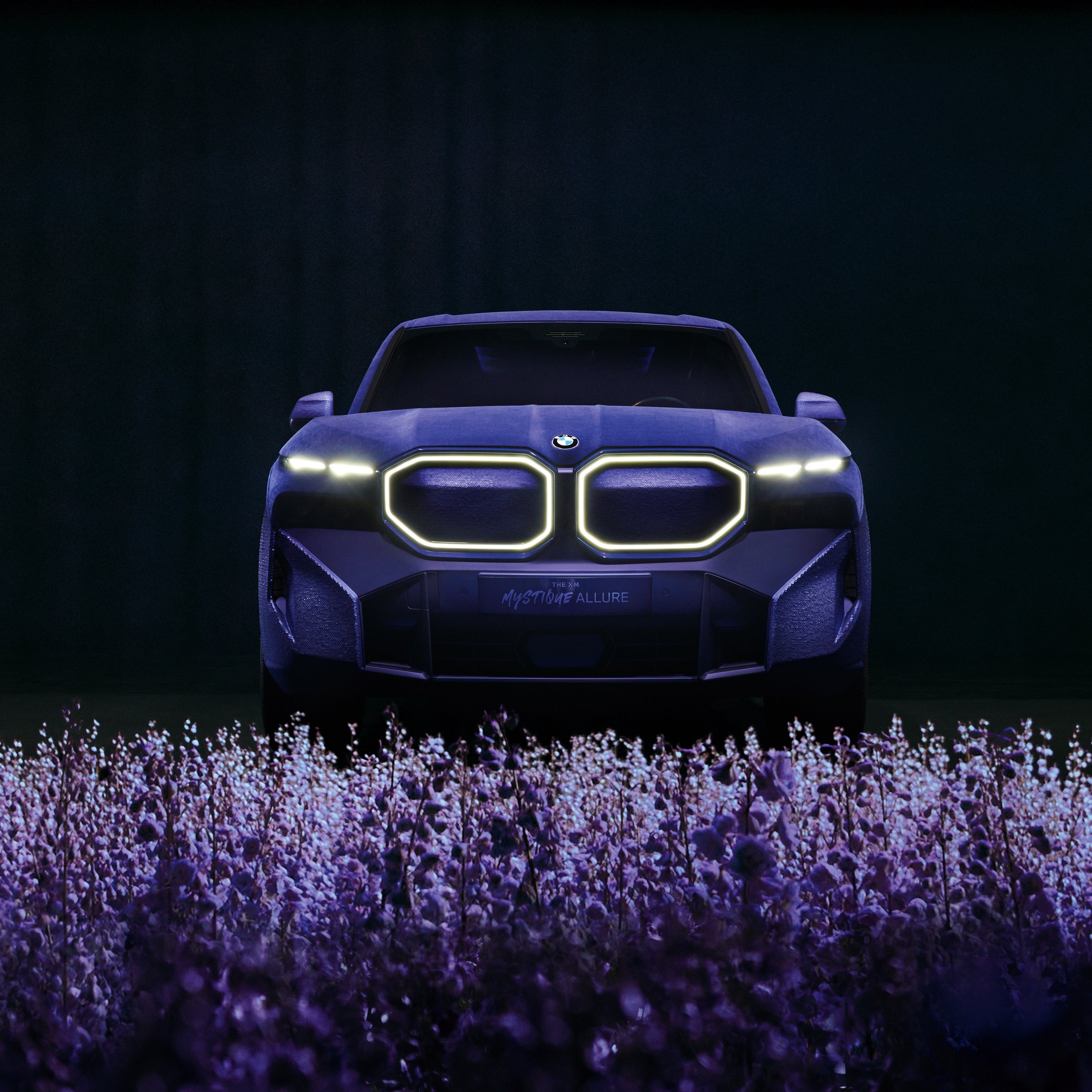 BMW XM with illuminated Iconic Glow - Wallpapers for iPad Pro 10.5″ in 2224x2224 resolution