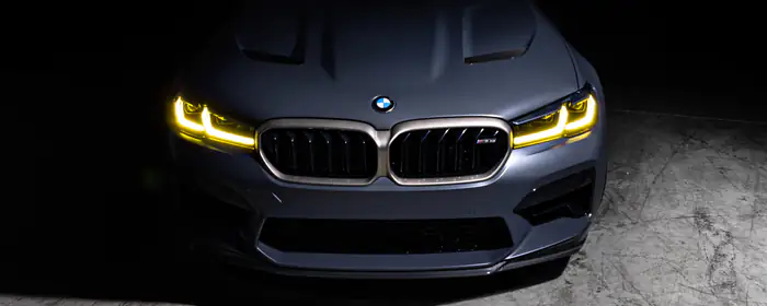 Обои машины: BMW M5, карбон, обвес, седан