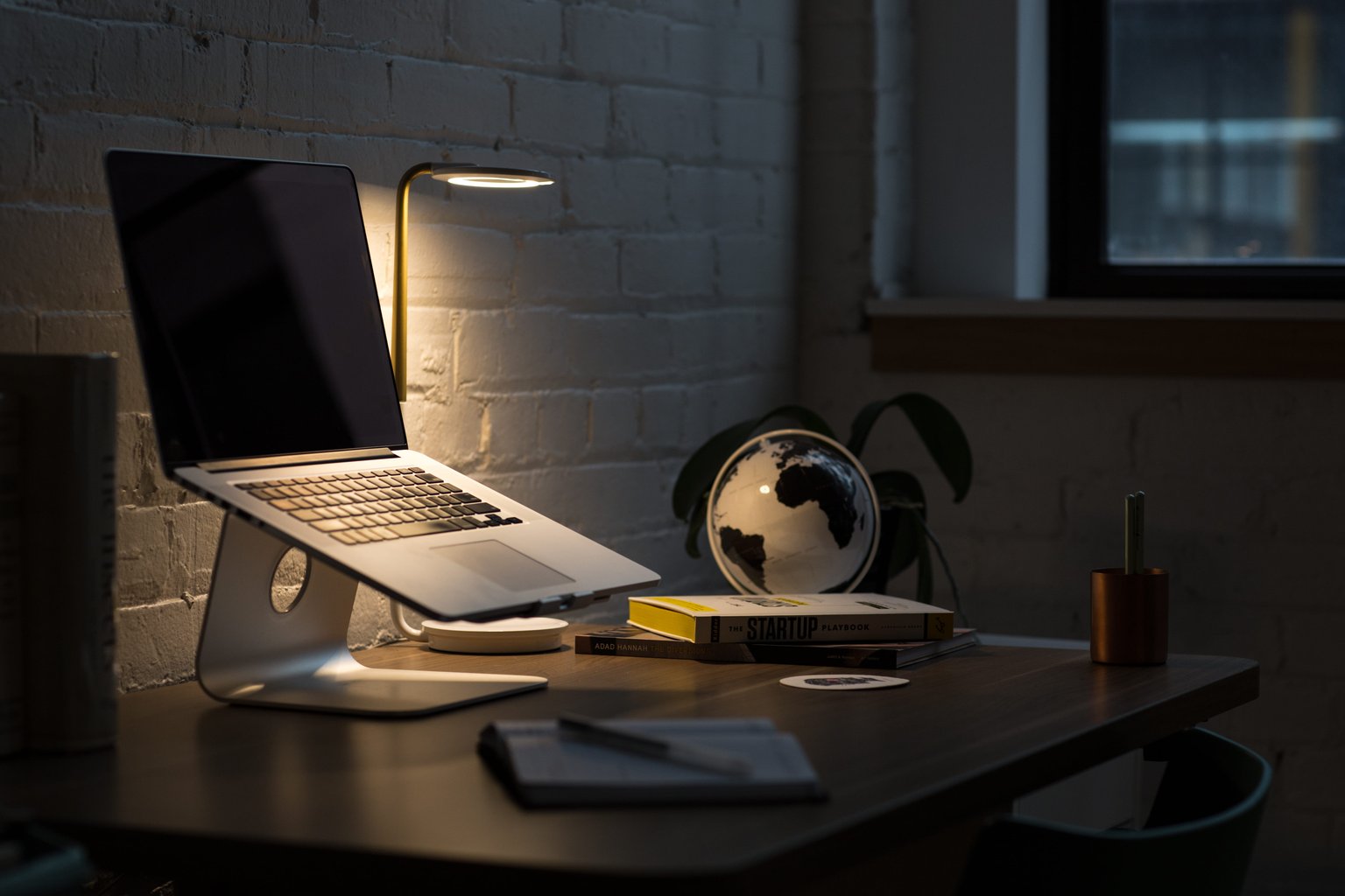 Workplace with a Macbook Pro - Microsoft Surface 12.4″ wallpapers in 1536x1024 resolution