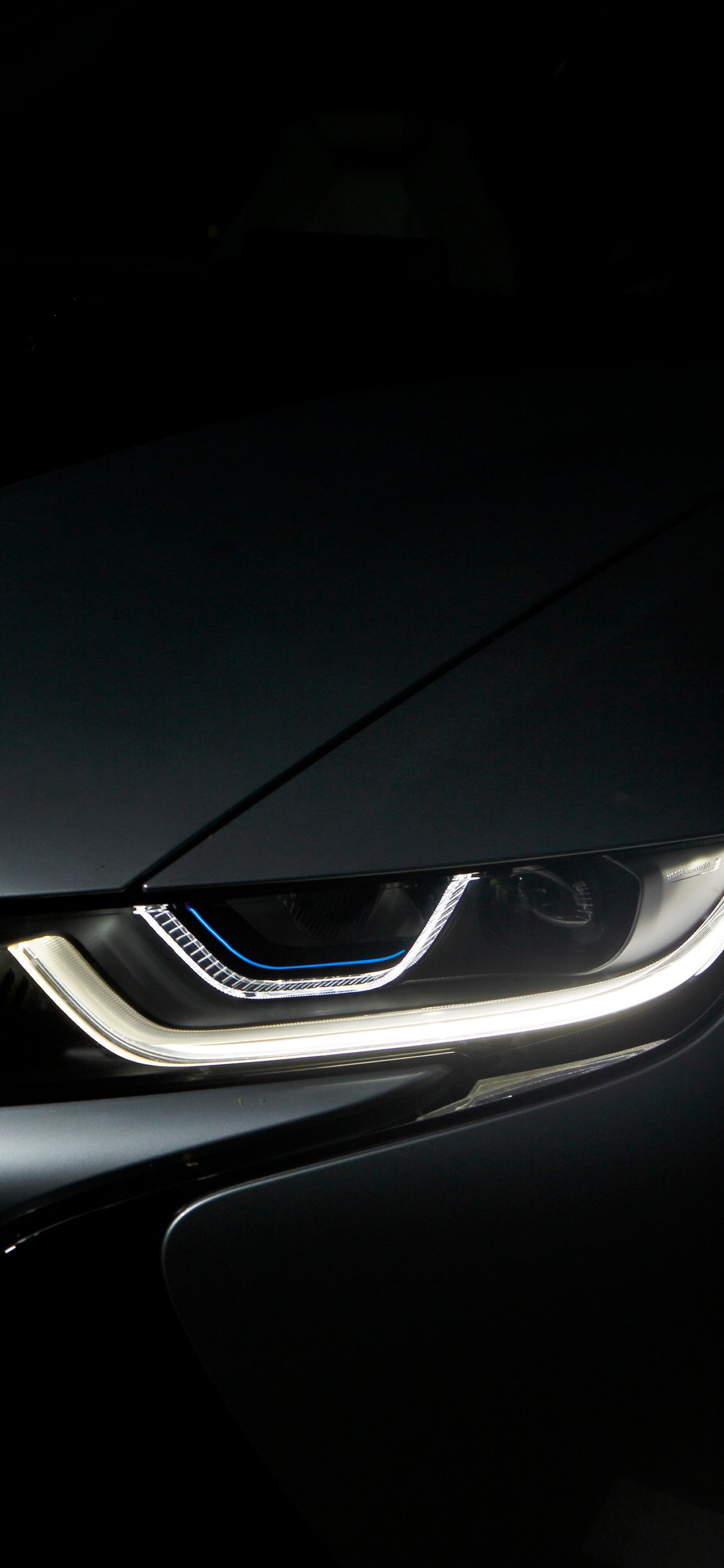 BMW i8 with LED headlights - Wallpapers for iPhone X/XS/11 Pro in 1125x2436 resolution