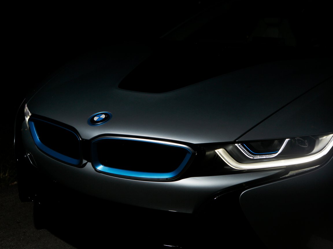 BMW i8 with LED headlights - XGA+ wallpapers in 1152x864 resolution