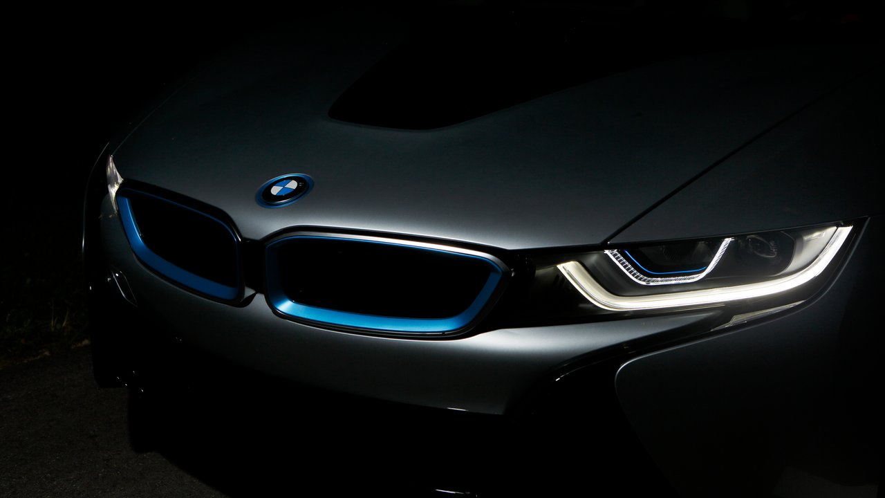 BMW i8 с LED фарами - HDV 720p обои в разрешении 1280x720