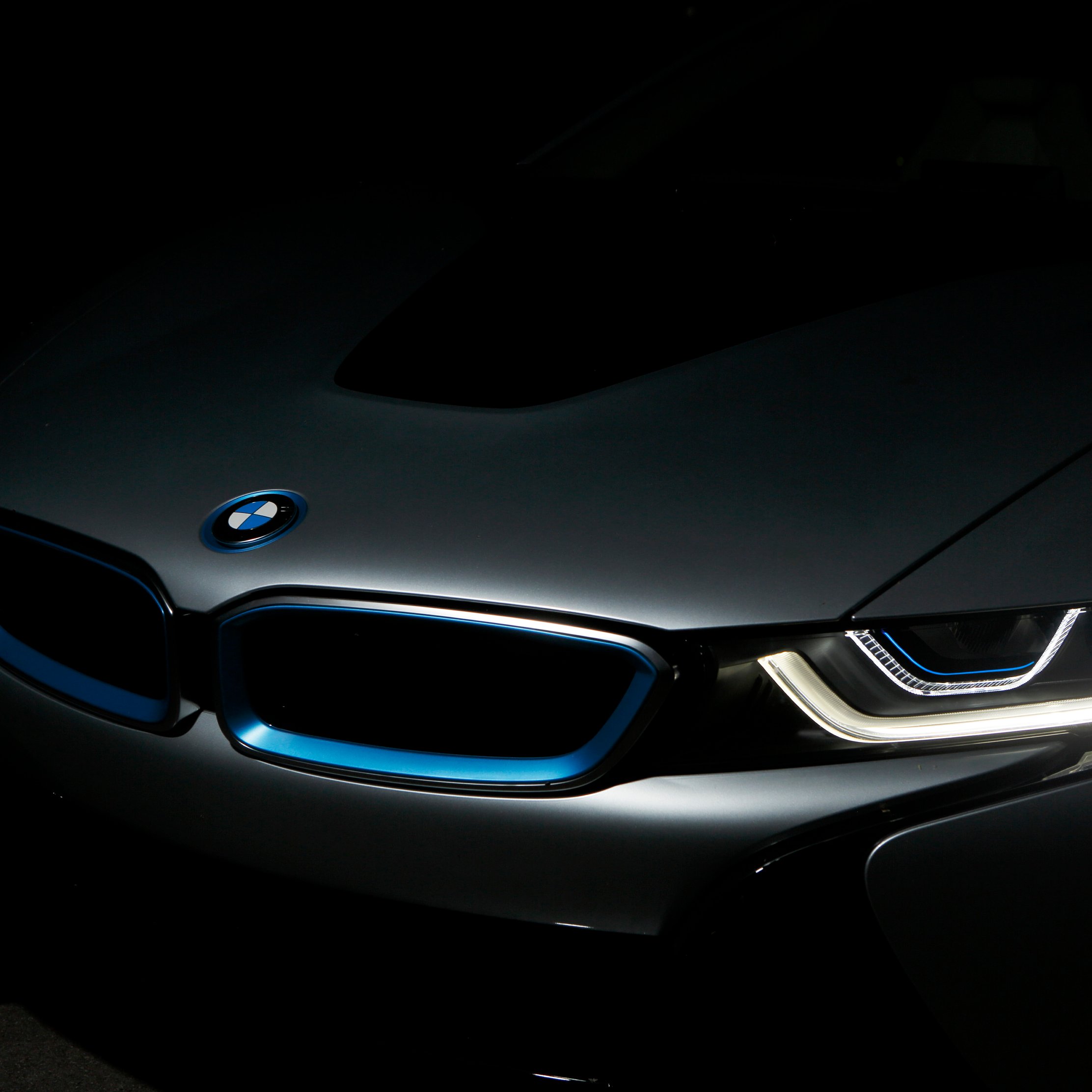 BMW i8 with LED headlights - Wallpapers for iPad Pro 10.5″ in 2224x2224 resolution