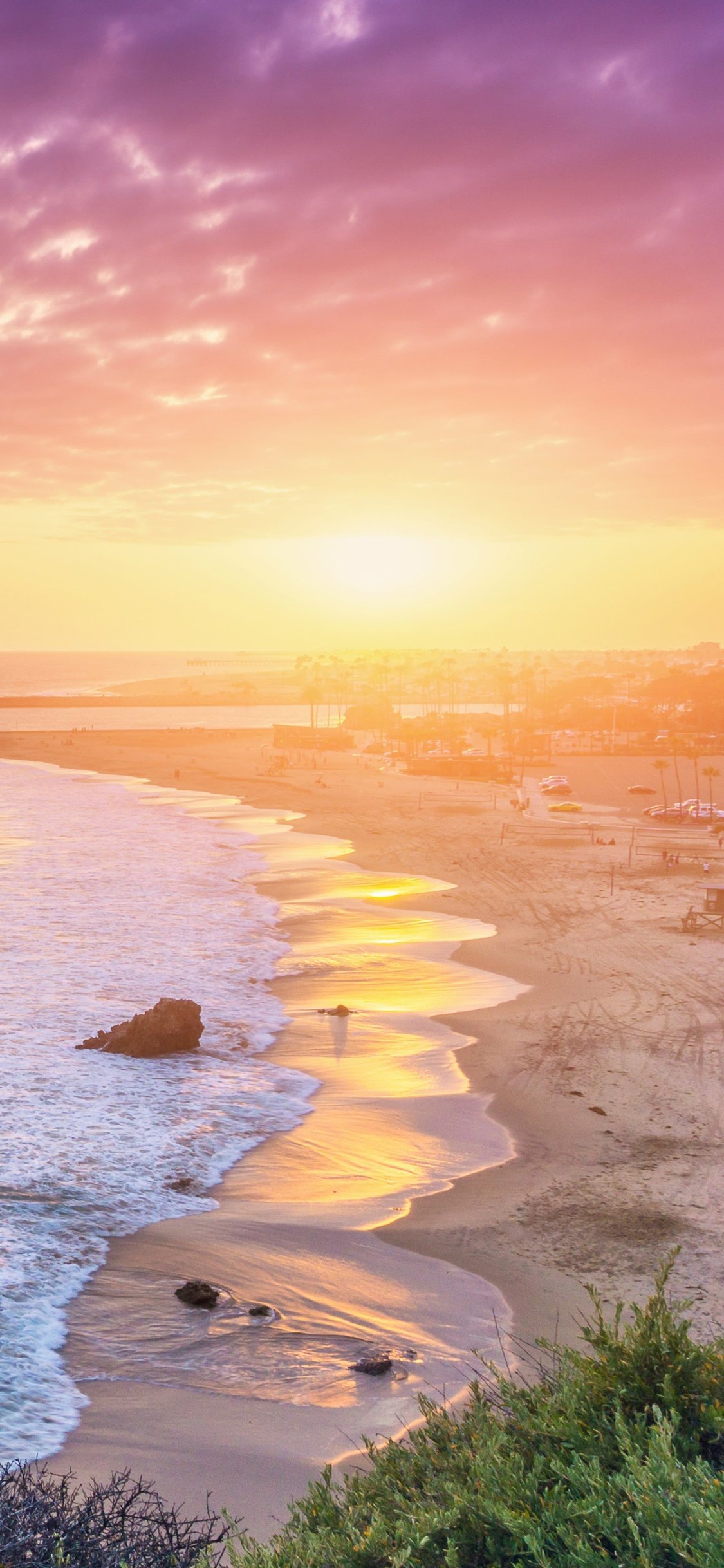 Ocean sunset over serene sandy beach - Wallpapers for iPhone X/XS/11 Pro in 1125x2436 resolution