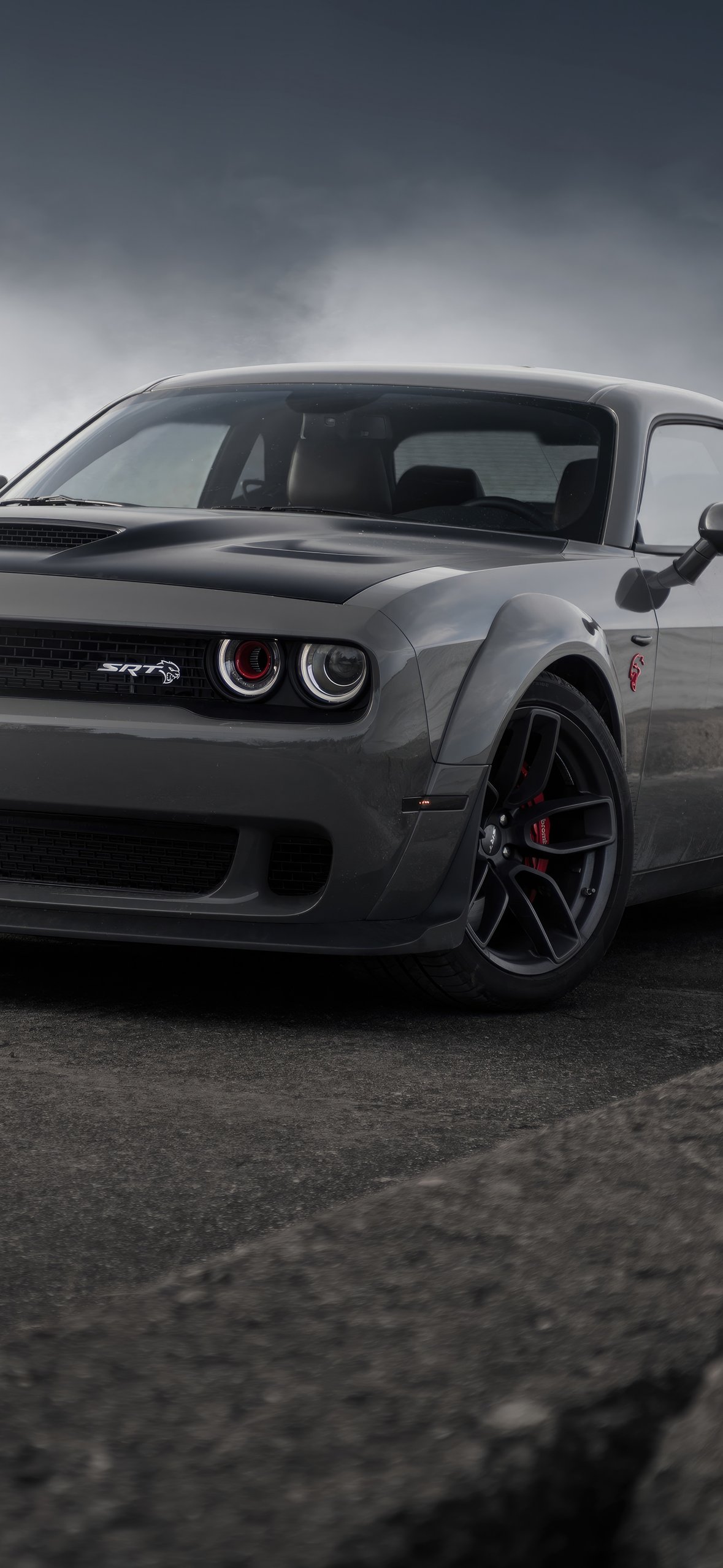 Dodge Challenger SRT Hellcat front view - Wallpapers for iPhone 14 Pro/15 Pro in 1179x2556 resolution
