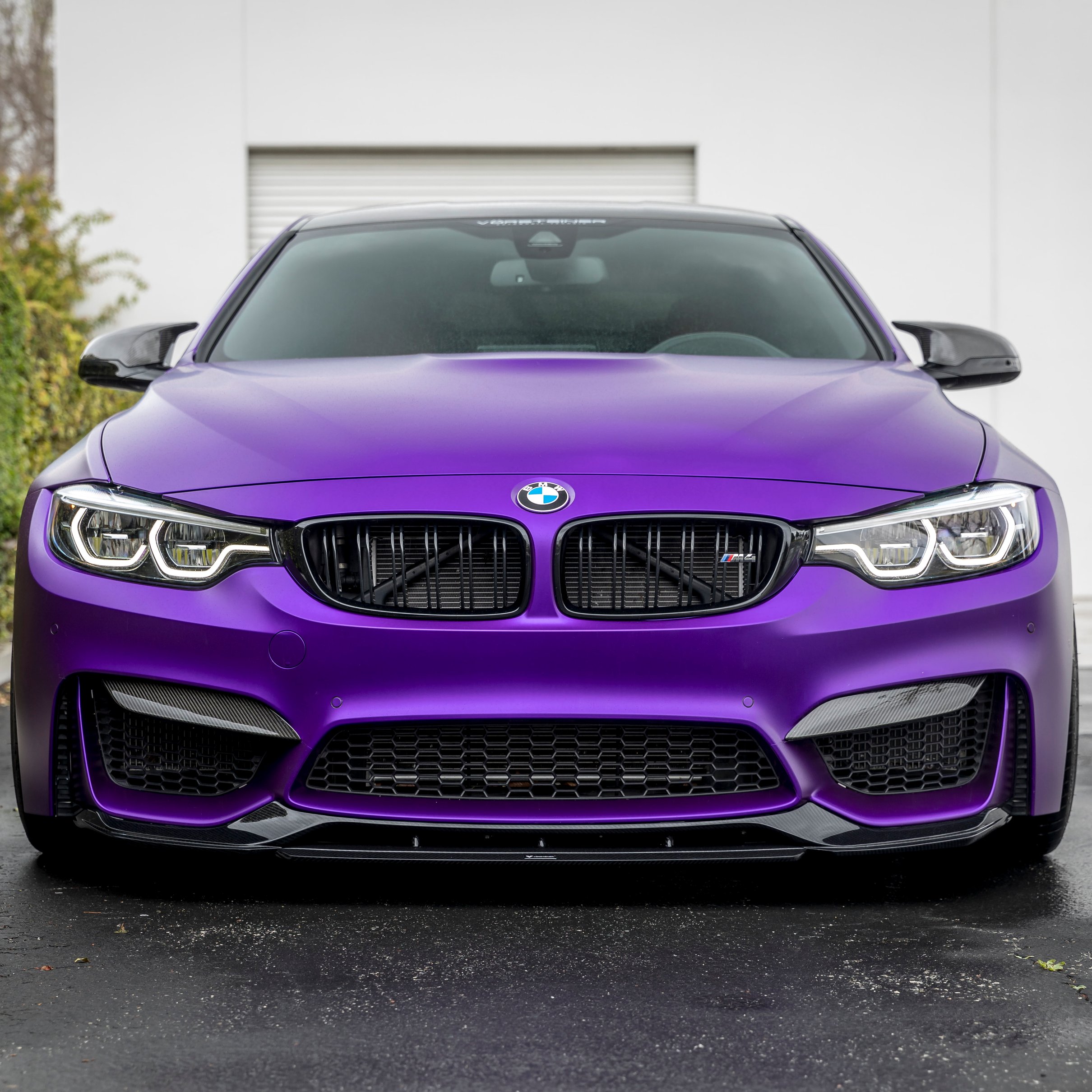 BMW M4 with Vorsteiner body kit front view - Wallpapers for iPad Pro 11″ 2024 in 2420x2420 resolution